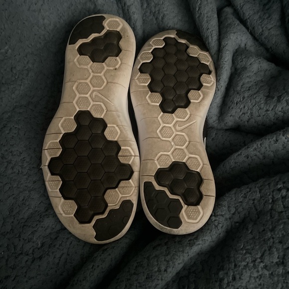 nike black and white Flex running shoes - Picture 2 of 6
